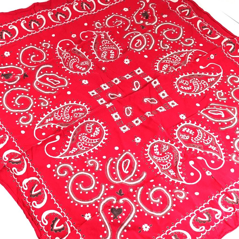 Vintage 1930s Elephant Bandana Trunk Down Turkey Red Gray White Paisley Rare